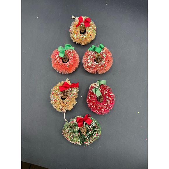 Set of 6 Vintage 1950s Mini Bottle Brush Christmas Wreaths – 3" - Picture 2 of 8